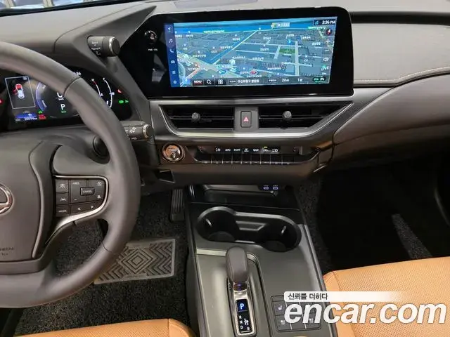 Lexus UX300h 2025 — Photo 11/15