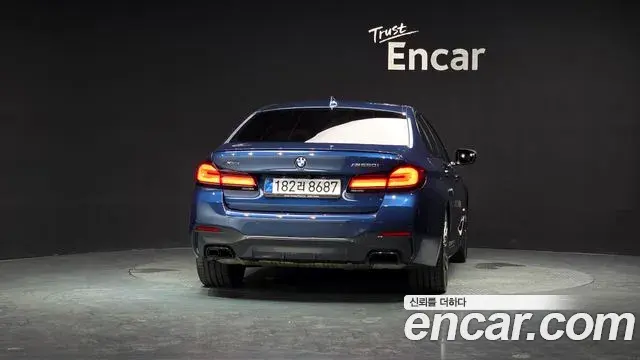 BMW 5 Series 2021 — Şəkil 31/35