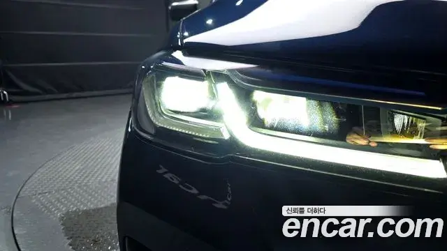 BMW 5 Series 2021 — Şəkil 18/35