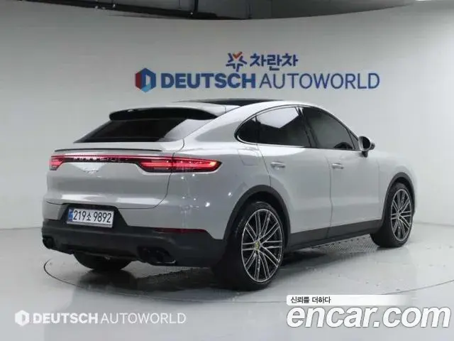 Porsche Cayenne 2020 — ფოტო 13/20