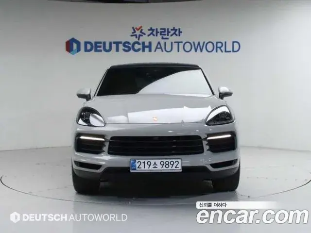 Porsche Cayenne 2020 — ფოტო 17/20