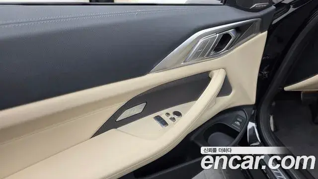 BMW 4 Series 2021 — ფოტო 32/35