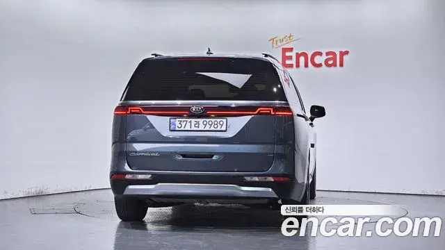 Kia Carnival 2021 — Фото 4/20
