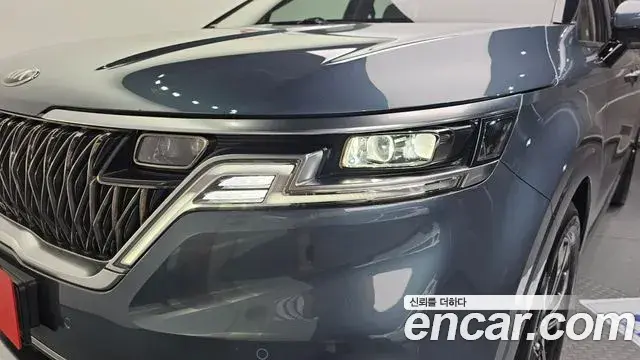 Kia Carnival 2021 — Photo 24/30