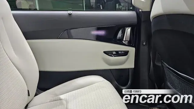 Kia Carnival 2021 — Photo 30/30