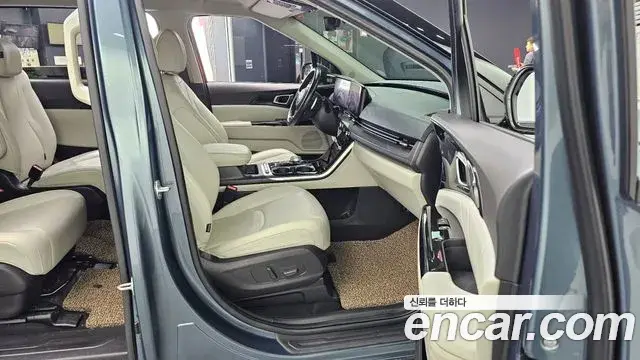 Kia Carnival 2021 — Photo 3/30