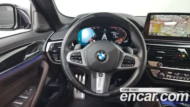 BMW 5 Series 2021 — Photo 13/20