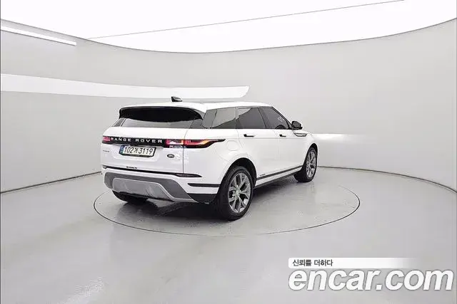 Land Rover Range Rover Evoque 2021 — Фото 1/20