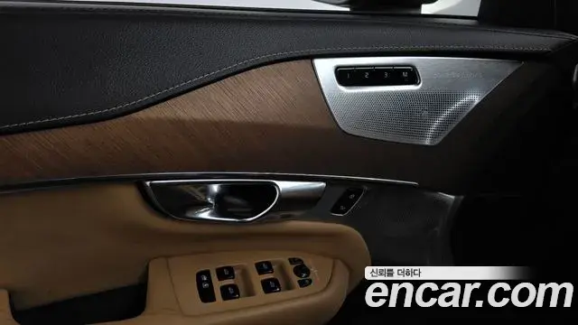 Volvo XC90 2020 — Фото 20/20