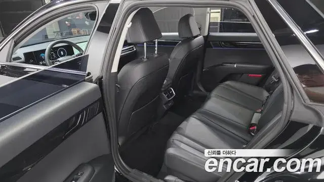 Hyundai Grandeur Hybrid 2023 — Photo 13/32