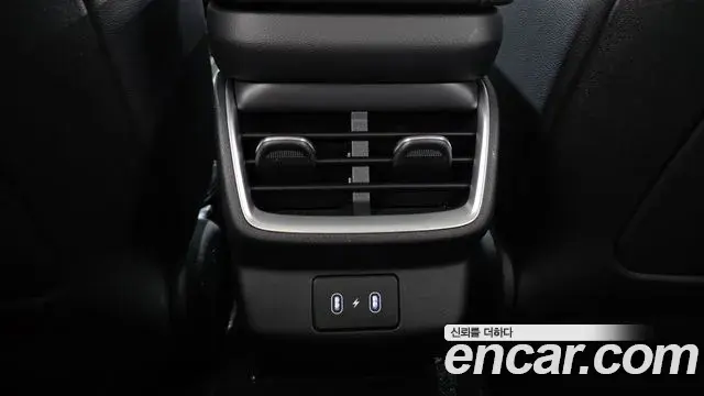 Hyundai Grandeur Hybrid 2023 — Photo 8/32