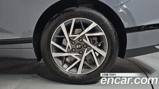 Hyundai Grandeur Hybrid 2025 — Photo 25/35