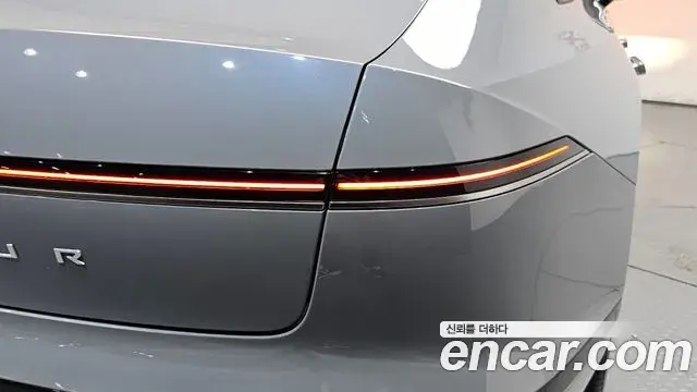 Hyundai Grandeur Hybrid 2025 — Photo 26/35
