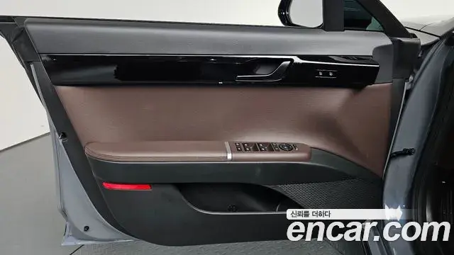 Hyundai Grandeur Hybrid 2025 — Photo 23/35