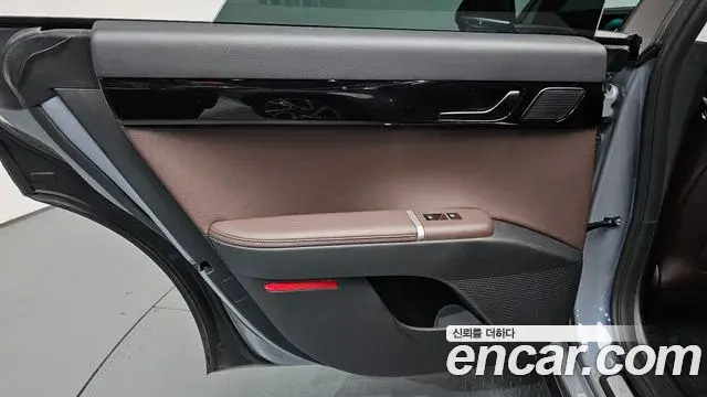 Hyundai Grandeur Hybrid 2025 — Photo 9/35