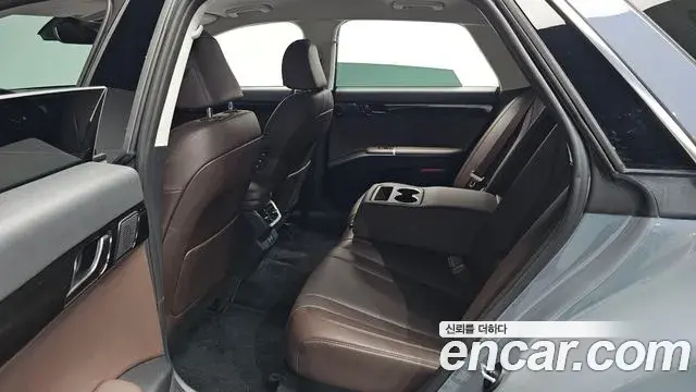 Hyundai Grandeur Hybrid 2025 — Photo 14/35