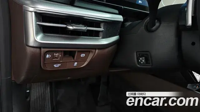 Hyundai Grandeur Hybrid 2025 — Photo 33/35