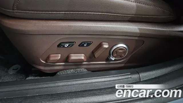 Hyundai Grandeur Hybrid 2025 — Photo 5/35
