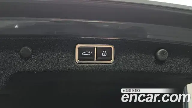 Hyundai Grandeur Hybrid 2025 — Photo 20/35
