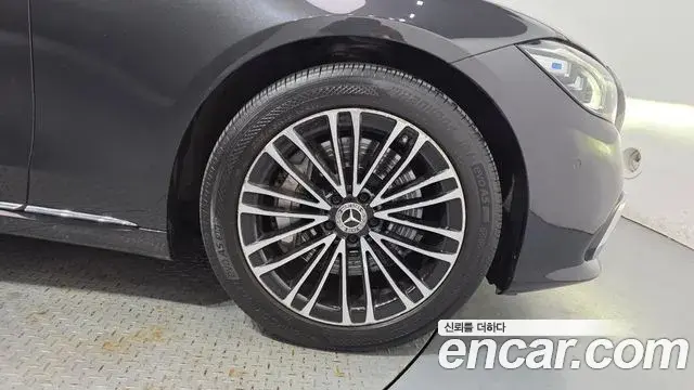 Mercedes-Benz S-Class 2021 — Photo 15/32