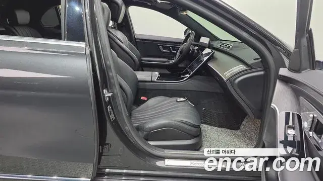 Mercedes-Benz S-Class 2021 — Photo 3/32