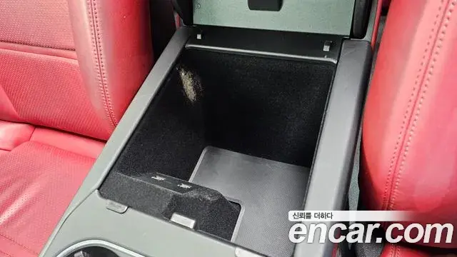 Porsche Cayenne 2019 — ფოტო 23/30