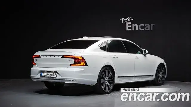 Volvo S90 2025 — ფოტო 22/37