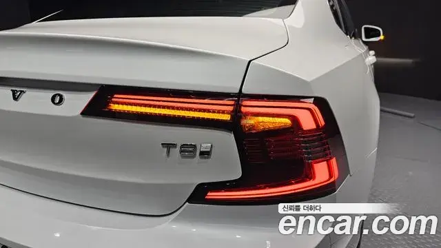 Volvo S90 2025 — ფოტო 21/37