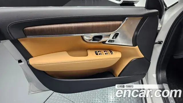 Volvo S90 2025 — ფოტო 36/37