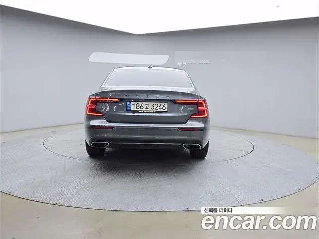 Volvo S60 2021 — Şəkil 12/20