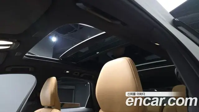 Volvo XC60 2025 — ფოტო 30/35