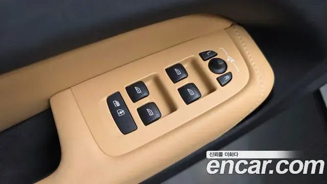 Volvo XC60 2025 — ფოტო 22/35