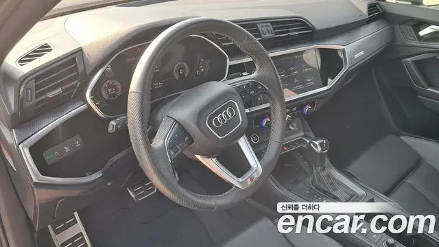 Audi Q3 2024 — Фото 17/20