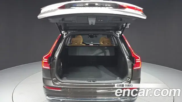 Volvo XC60 2025 — Şəkil 3/33
