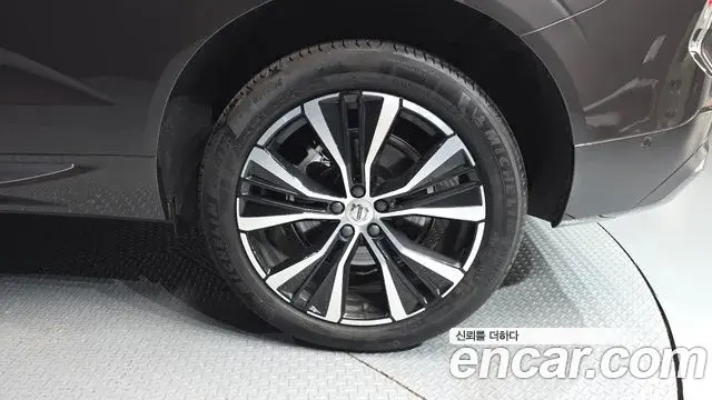 Volvo XC60 2025 — Şəkil 20/33