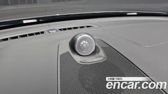 Volvo XC60 2025 — Şəkil 12/33
