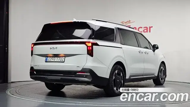 Kia Carnival 2024 — Фото 1/20