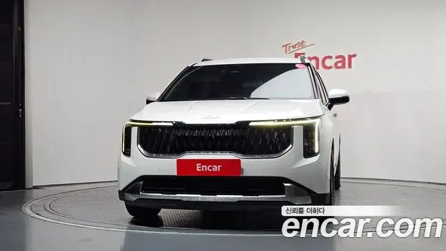 Kia Carnival 2024 — Фото 2/20