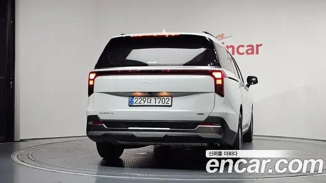 Kia Carnival 2024 — Фото 3/20