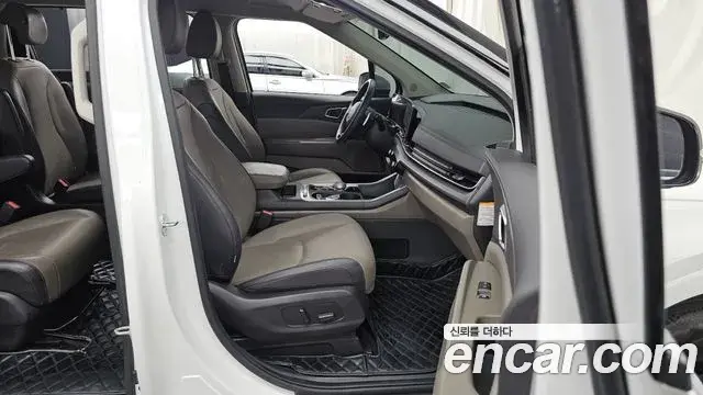 Kia Carnival 2024 — Фото 10/20