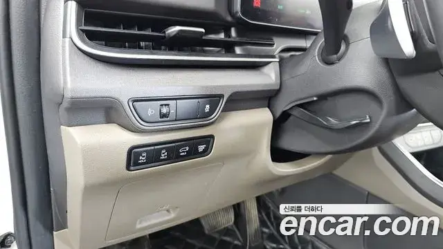 Kia Carnival 2024 — Фото 17/20