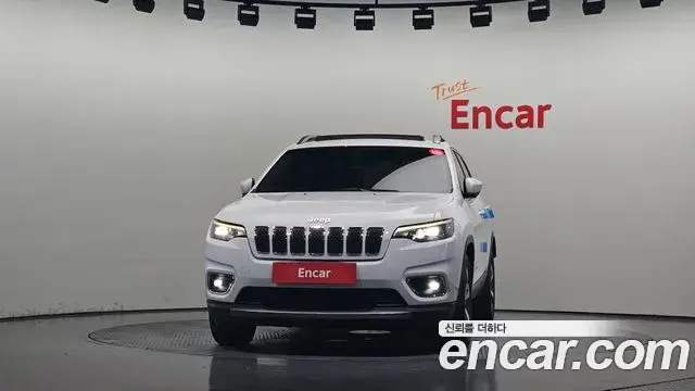 Jeep Cherokee 2021 — ფოტო 29/30