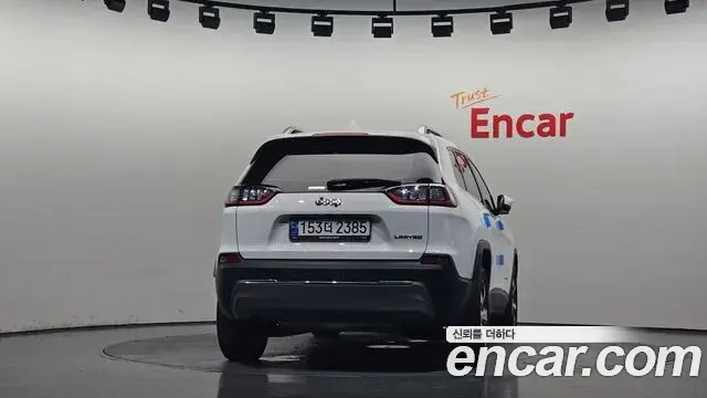 Jeep Cherokee 2021 — ფოტო 4/30
