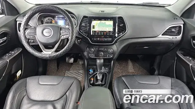 Jeep Cherokee 2021 — ფოტო 7/30