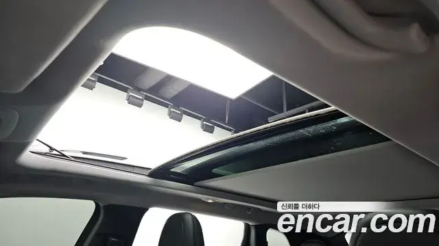 Jeep Cherokee 2021 — ფოტო 19/30