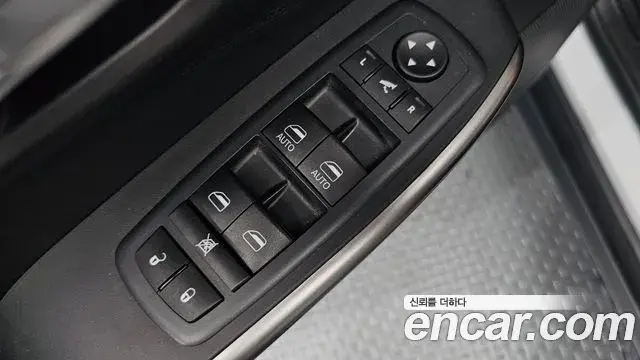 Jeep Cherokee 2021 — ფოტო 21/30