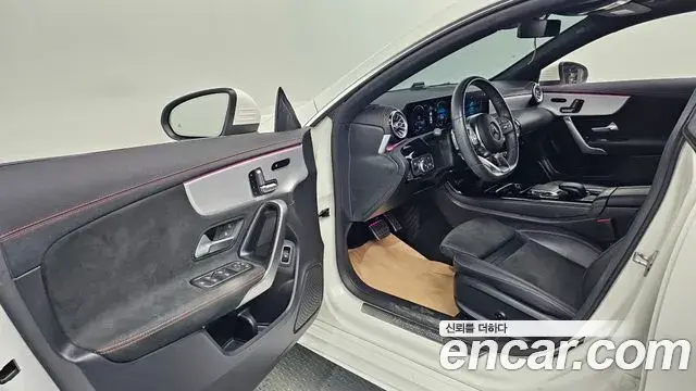 Mercedes-Benz CLA-Class 2020 — Фото 10/20
