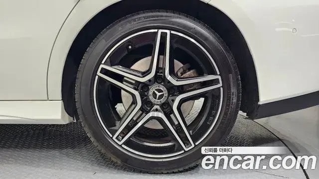 Mercedes-Benz CLA-Class 2020 — Photo 2/30