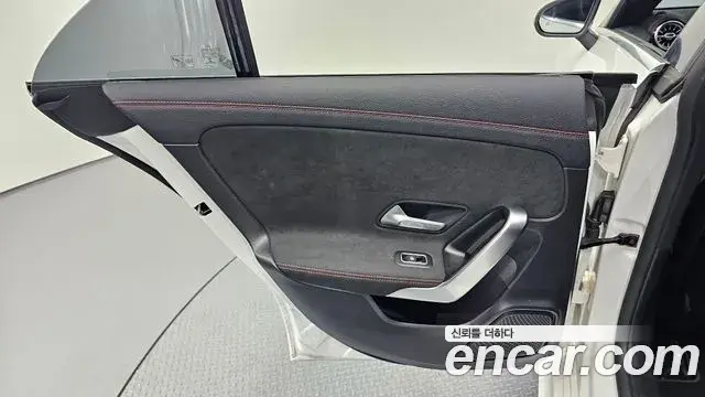 Mercedes-Benz CLA-Class 2020 — Photo 9/30