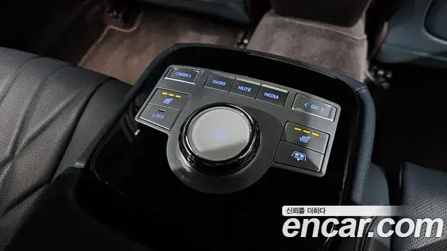 Genesis G80 2023 — ფოტო 18/35
